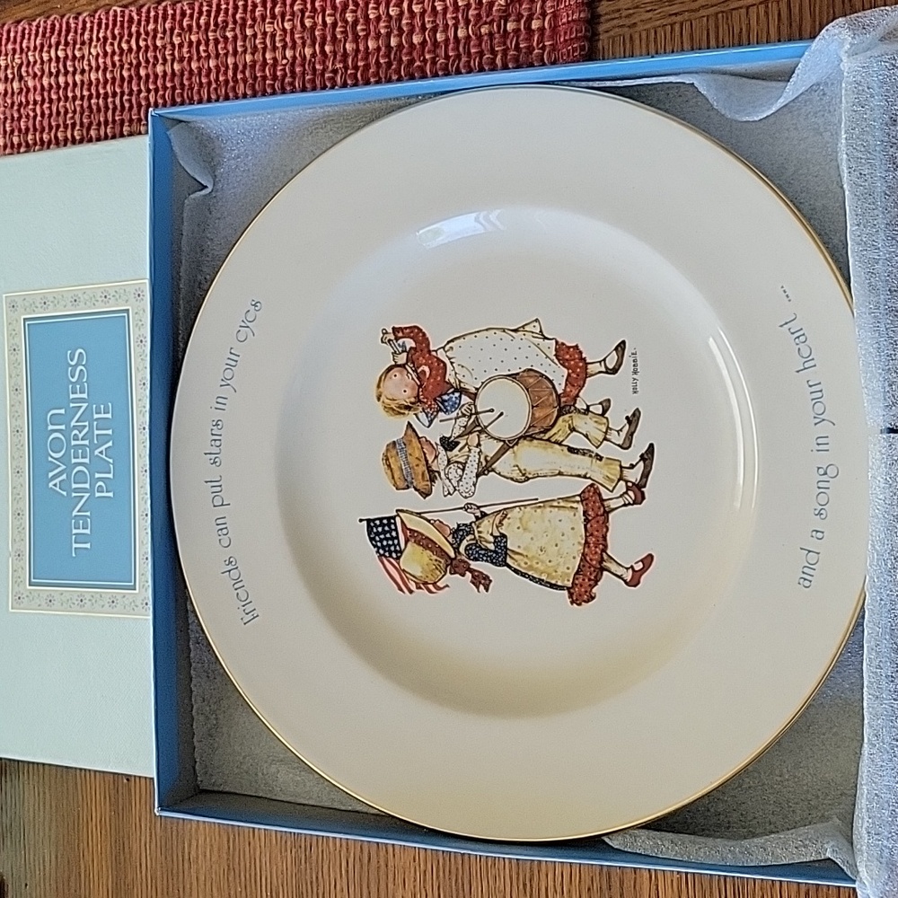 1976 Holly Hobby Plate